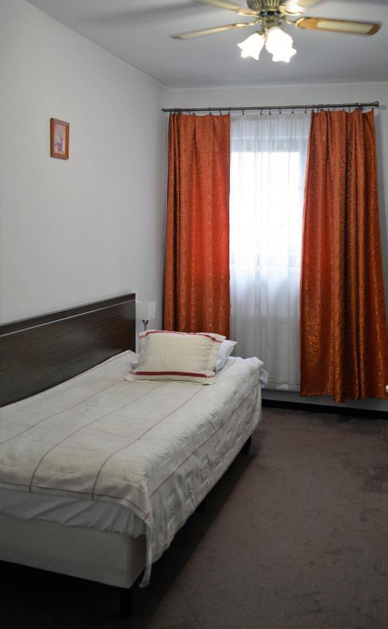 Gosciniec Czarci Mlyn Bed & Breakfast Będzin Екстериор снимка