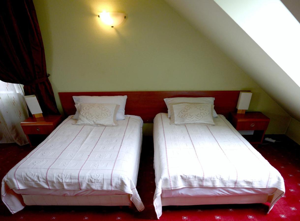 Gosciniec Czarci Mlyn Bed & Breakfast Będzin Екстериор снимка