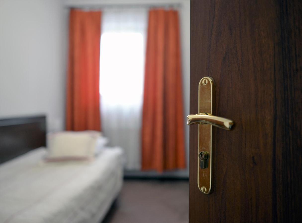 Gosciniec Czarci Mlyn Bed & Breakfast Będzin Екстериор снимка