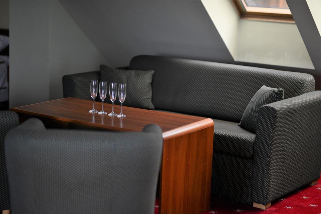 Gosciniec Czarci Mlyn Bed & Breakfast Będzin Екстериор снимка