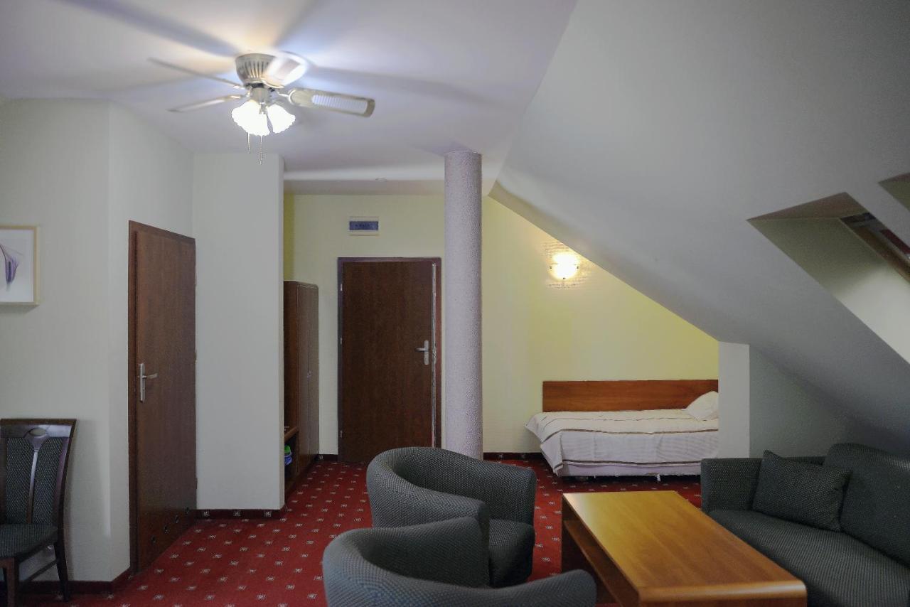 Gosciniec Czarci Mlyn Bed & Breakfast Będzin Екстериор снимка