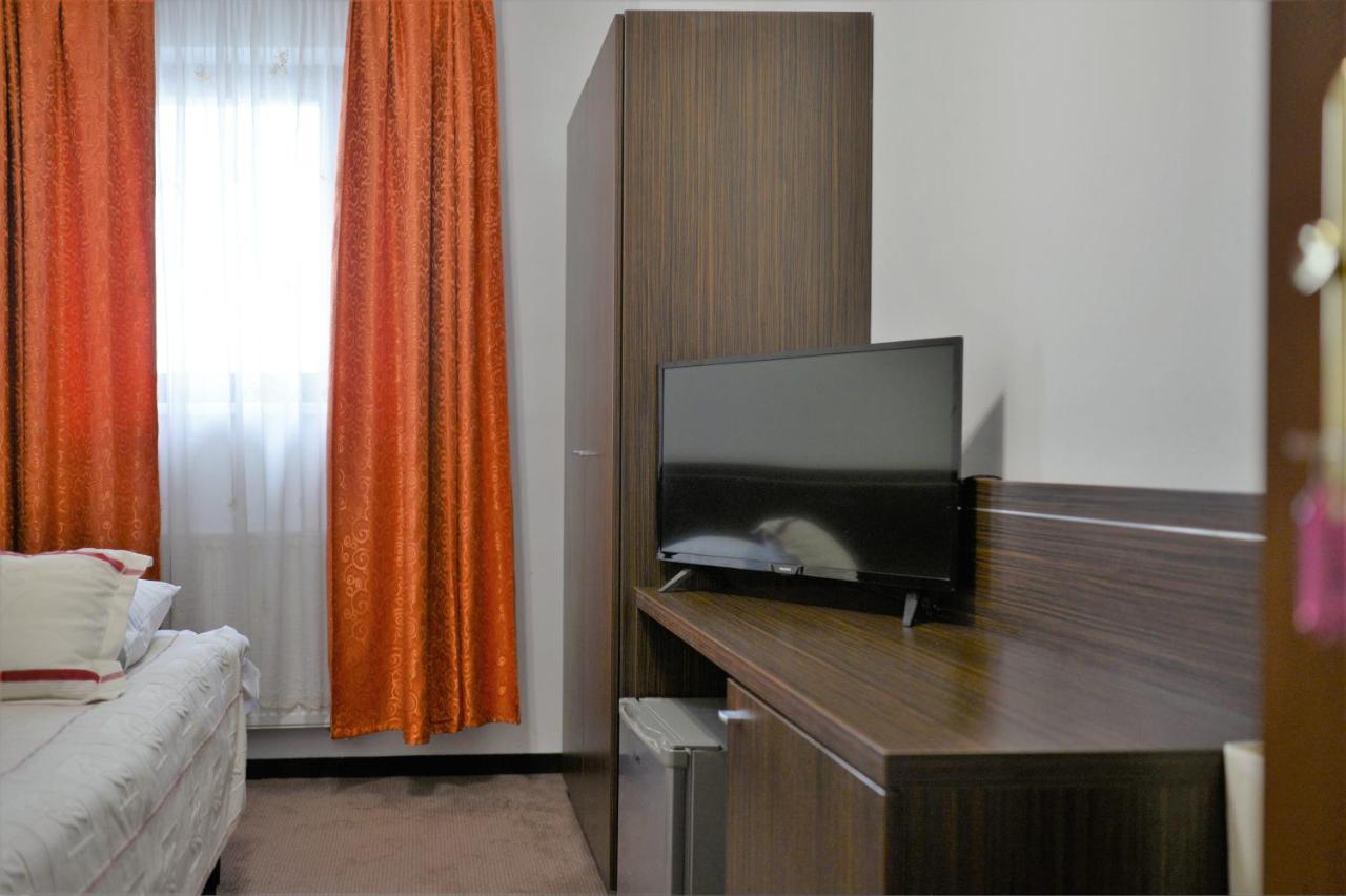 Gosciniec Czarci Mlyn Bed & Breakfast Będzin Екстериор снимка