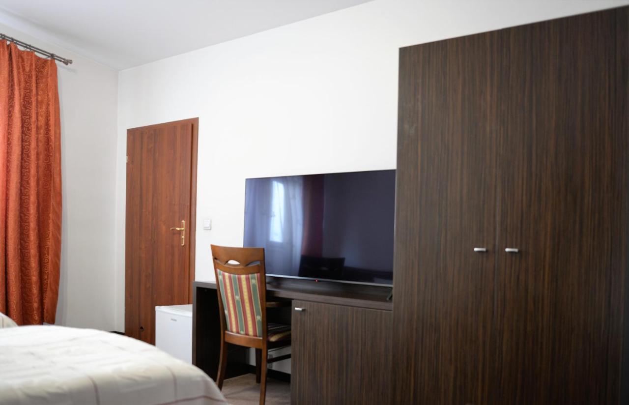 Gosciniec Czarci Mlyn Bed & Breakfast Będzin Екстериор снимка
