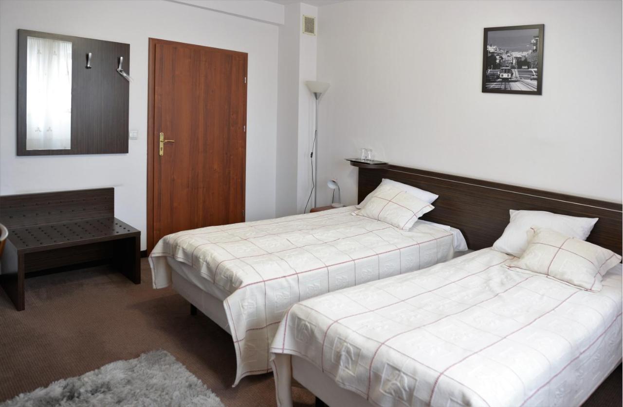 Gosciniec Czarci Mlyn Bed & Breakfast Będzin Екстериор снимка