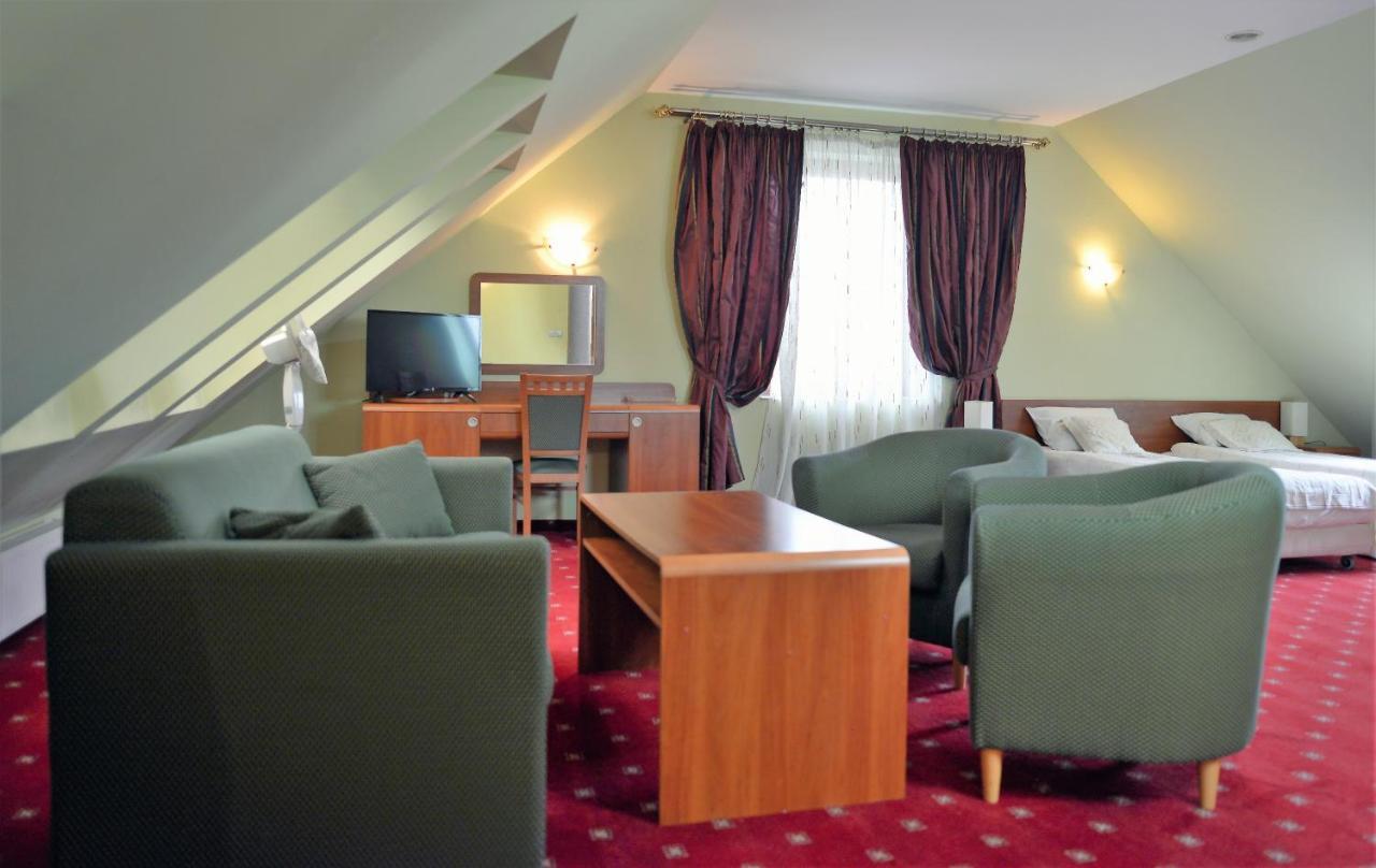 Gosciniec Czarci Mlyn Bed & Breakfast Będzin Екстериор снимка