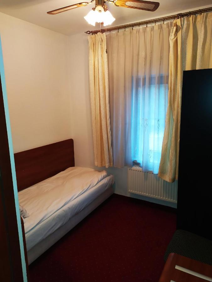 Gosciniec Czarci Mlyn Bed & Breakfast Będzin Екстериор снимка